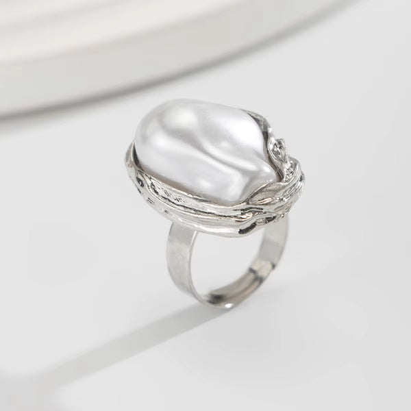 Venus' Pearl Ring